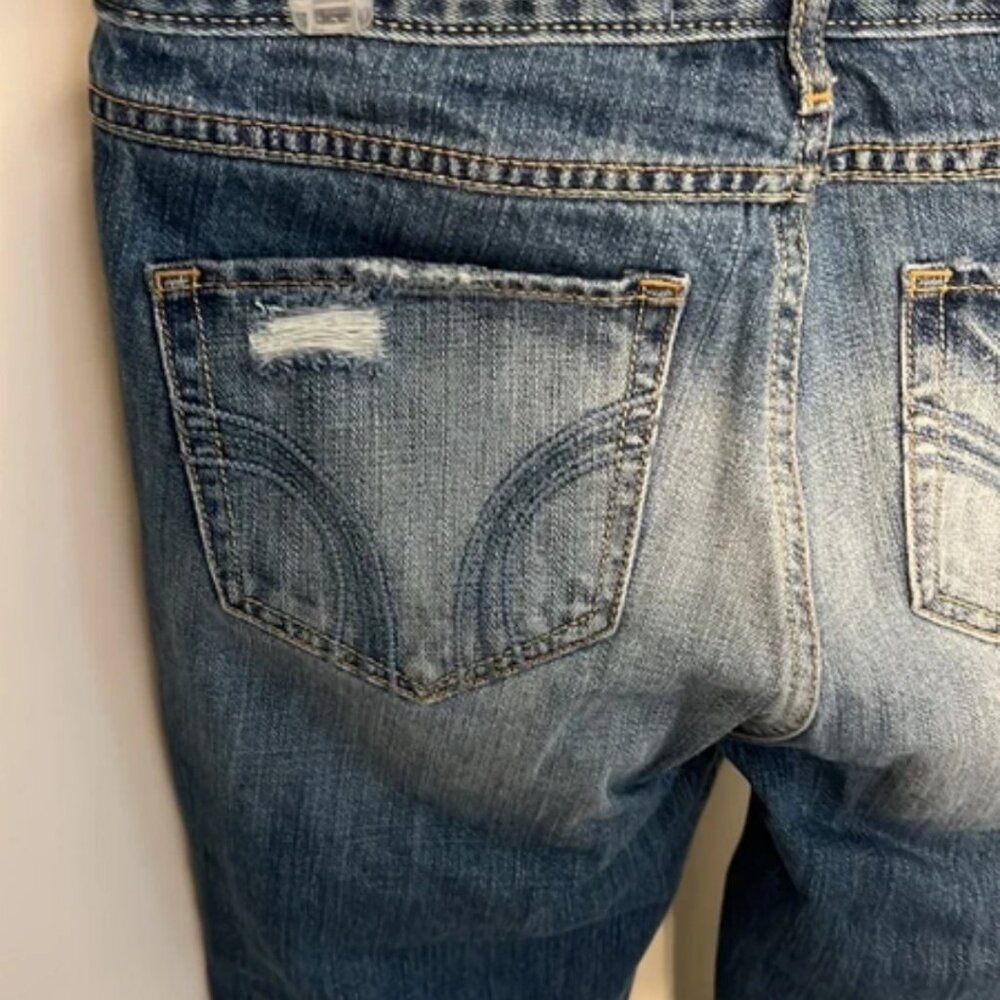 Womens Hollister jeans worn once destroyed and has rhinestones designed under th - Picture 9 of 10